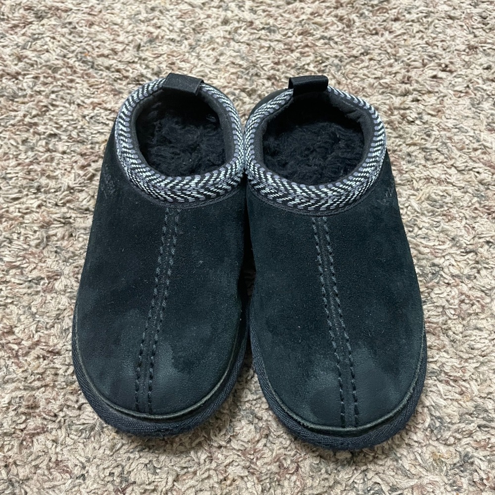 Koolaburra UGG Kids Black Suede Shearling Lined Clog Slippers Size Unknown READ